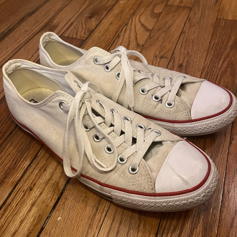 White Converse Unisex Size 10 Mens Size 12 Women’s